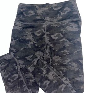 Fabletics power hold mid rise camo leggings